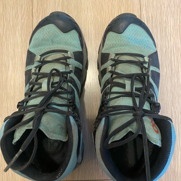 Oboz women’s hiking boots - Picture 3 of 3